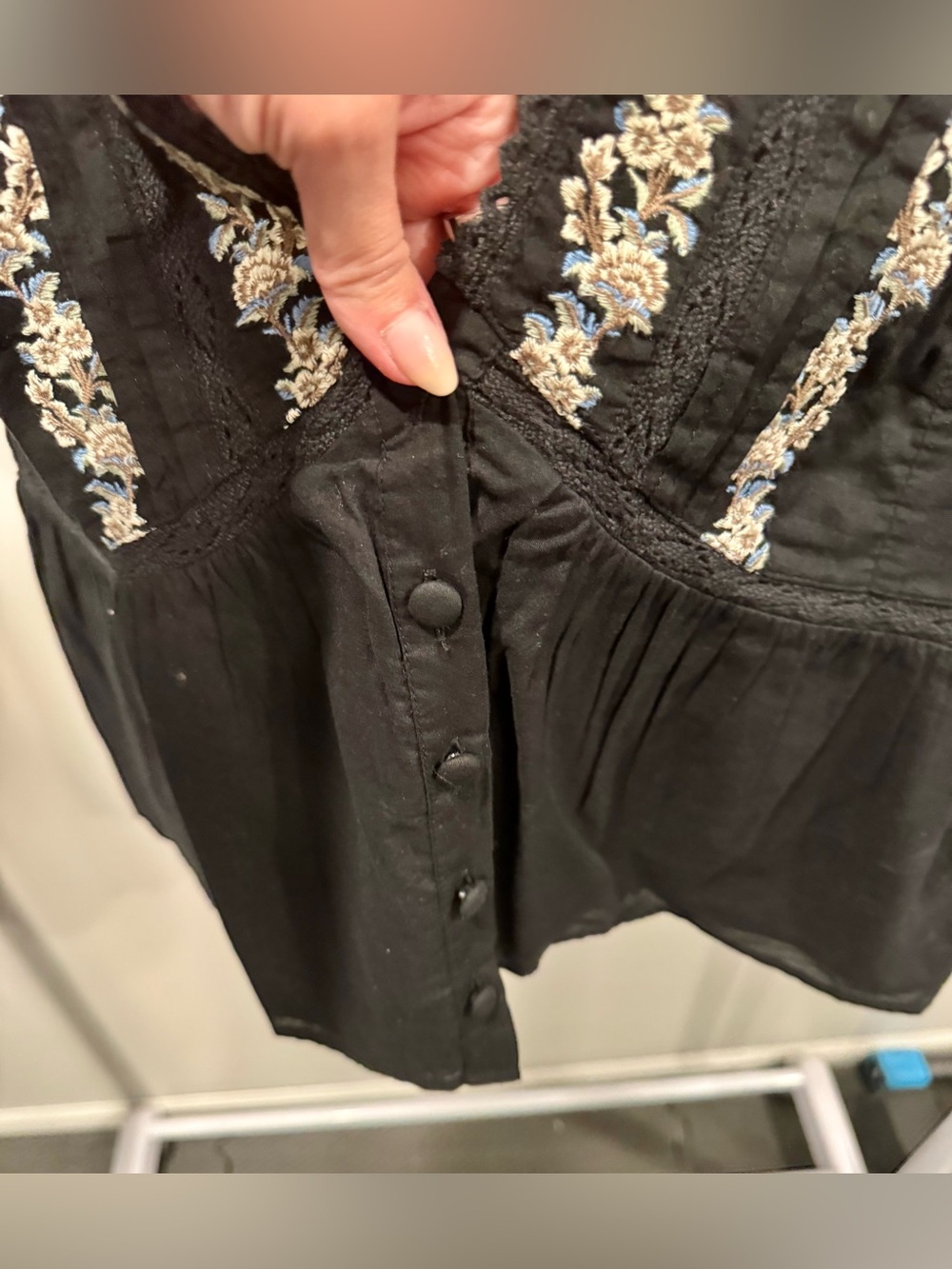 Abercrombie & Fitch Black V-Neck Puff Sleeve Embroidered Button Front Top - Picture 4 of 6